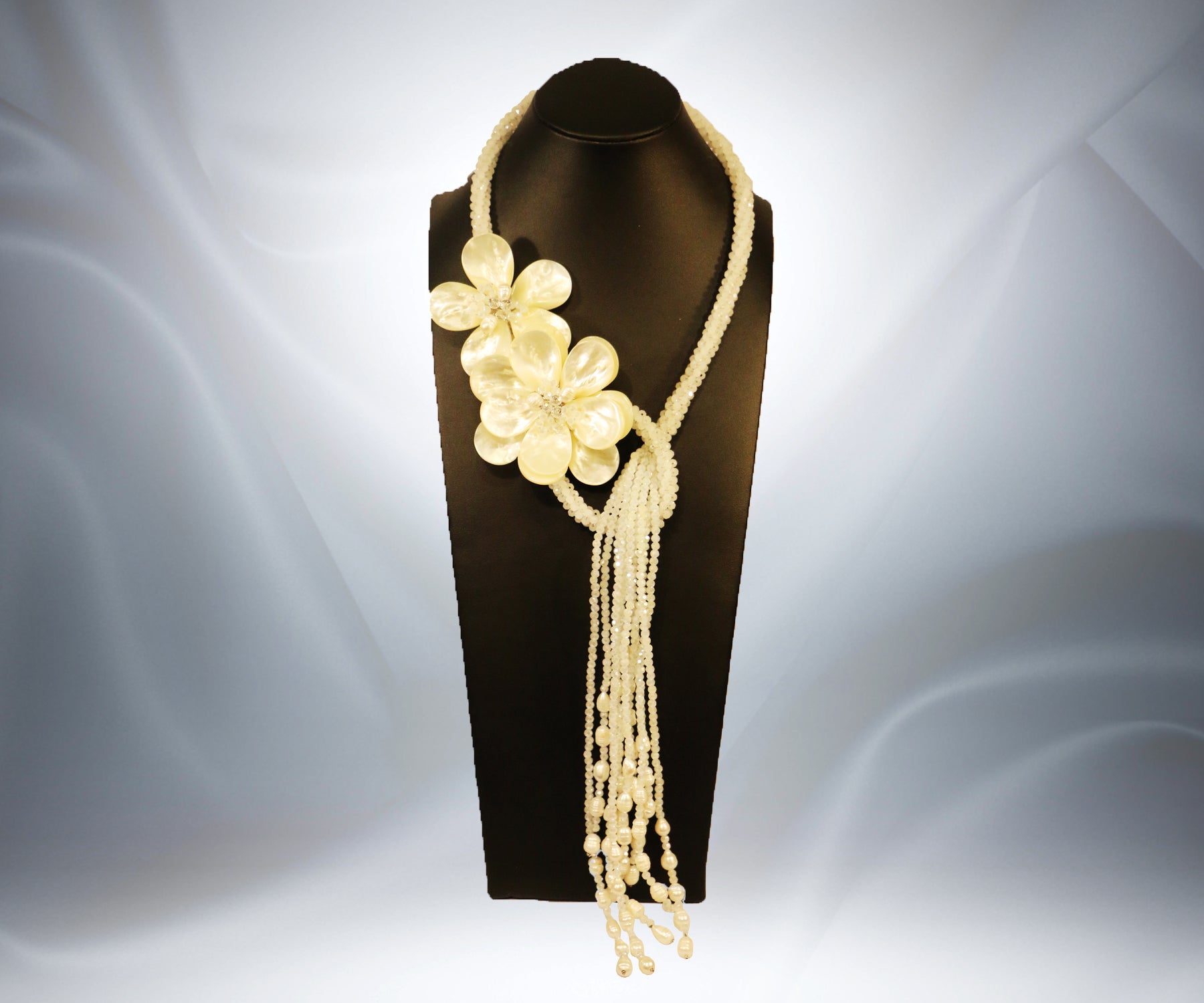 Mother of Pearls Flower Necklace - Tibet Arts & Healing